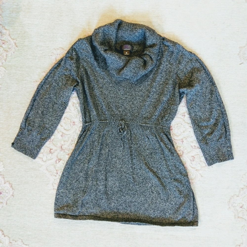 MATERNITY SWEATER SIZE MED